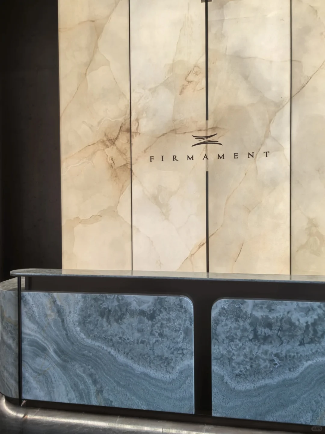 全网?都在找到这款新材料 |透光云石背景