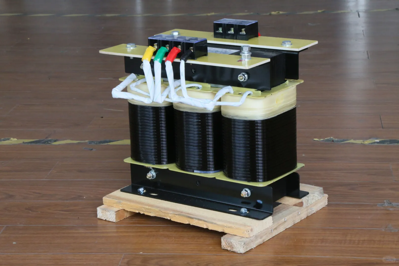 稳压器和变压器的功能有什么区别？