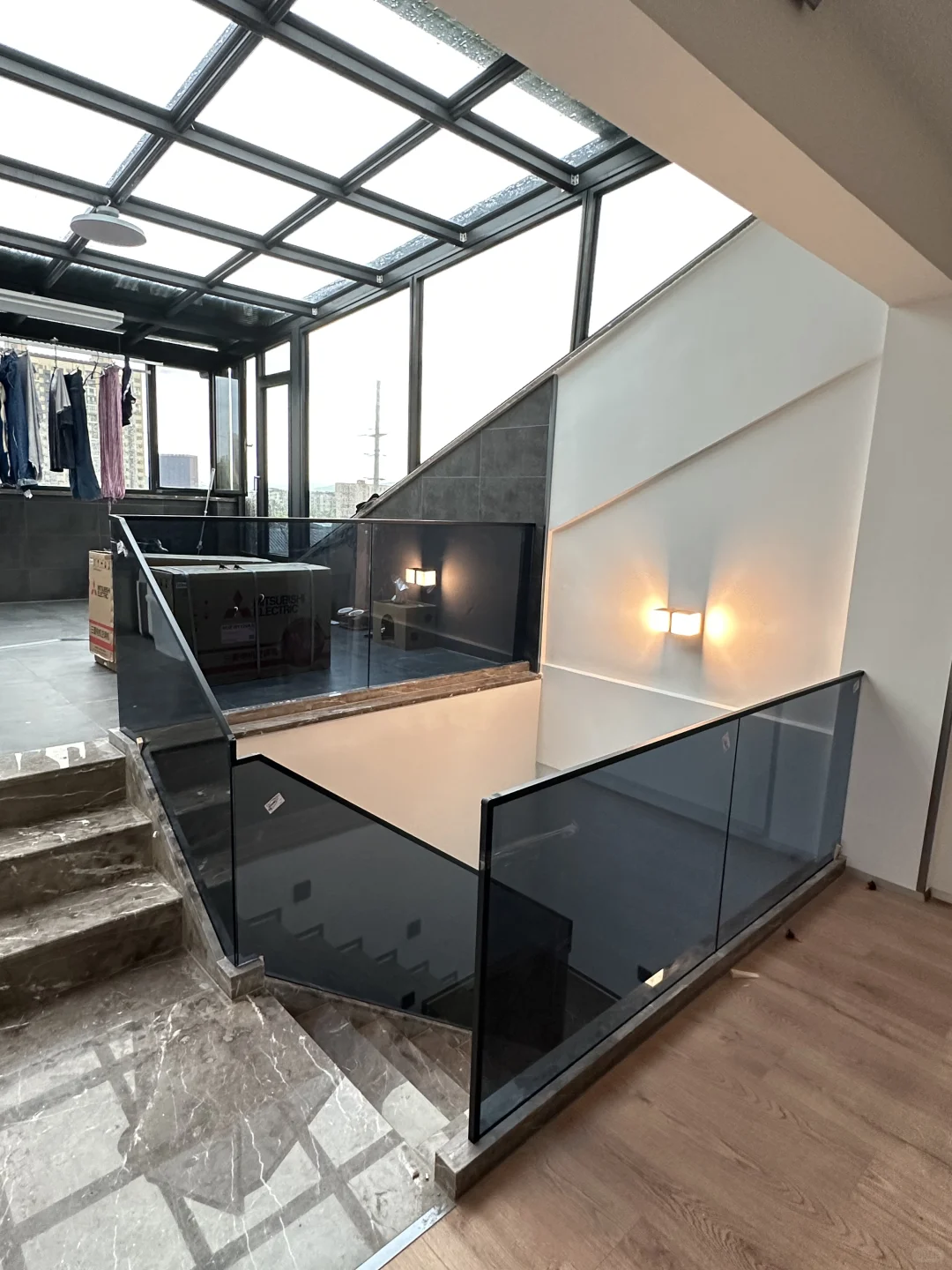 楼梯玻璃扶手订做