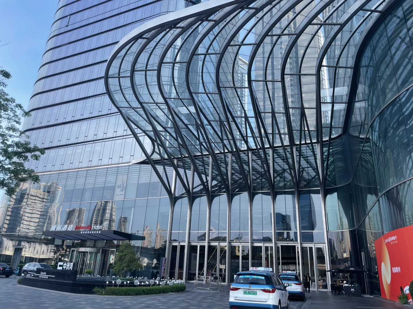 中洲湾的玻璃立面细节