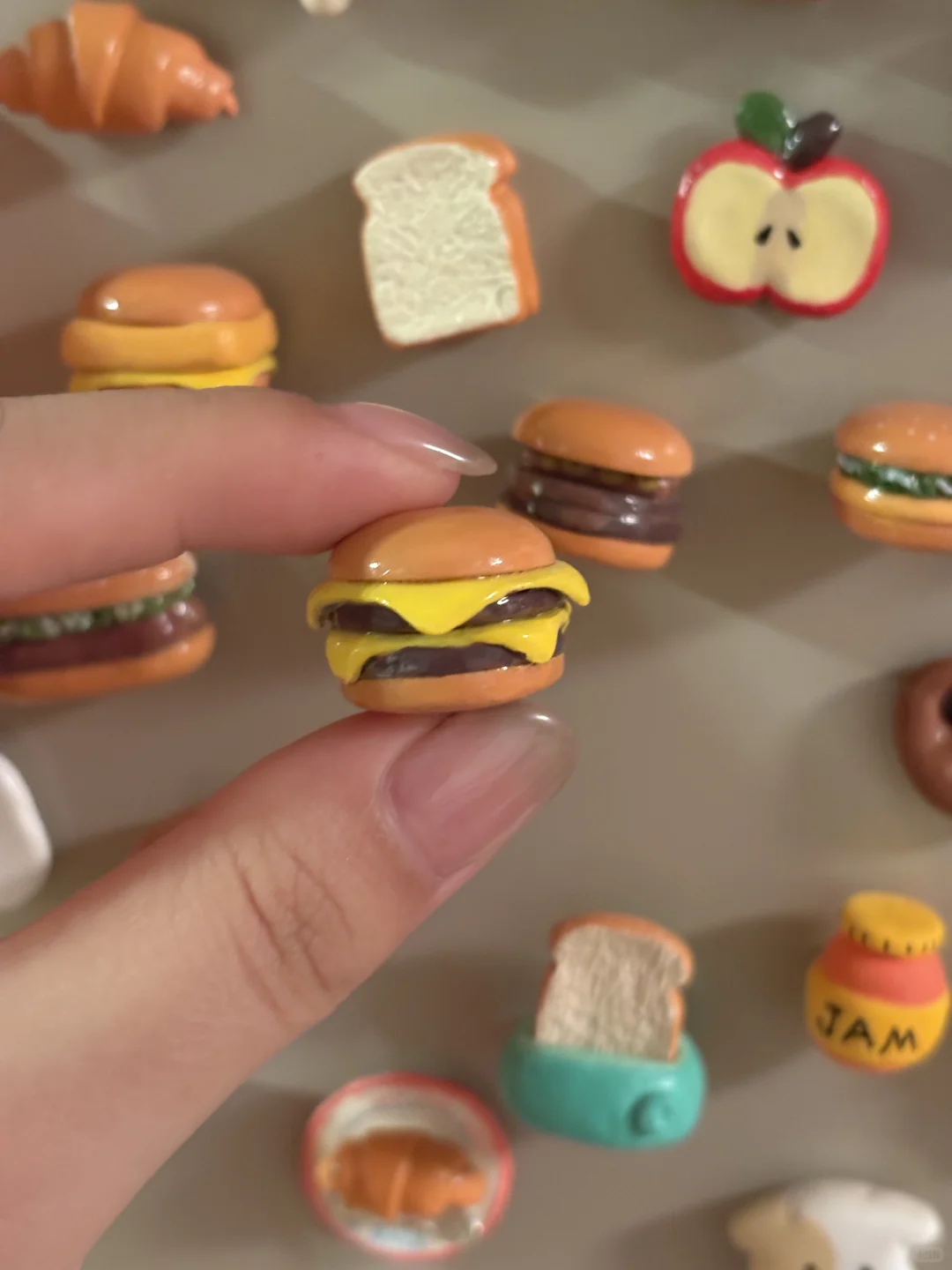 石塑粘土冰箱贴?捏了很多美味汉堡啦✨
