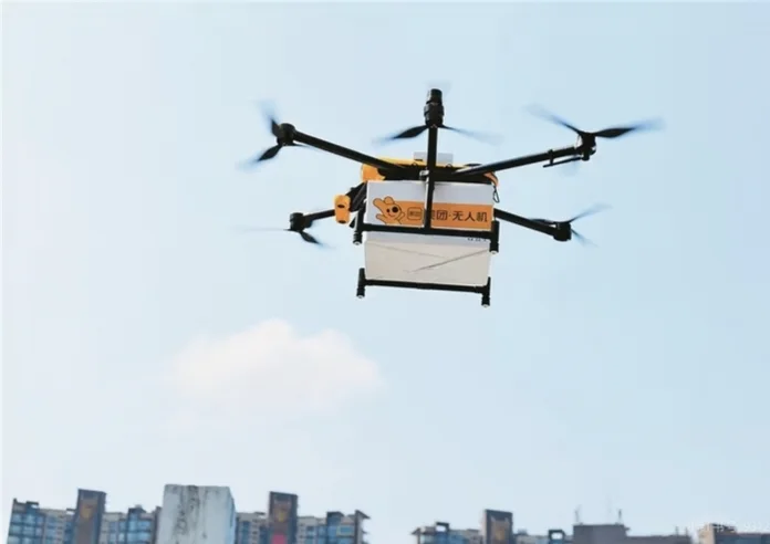 快递都开始“上天”了！无人机物流超酷来袭