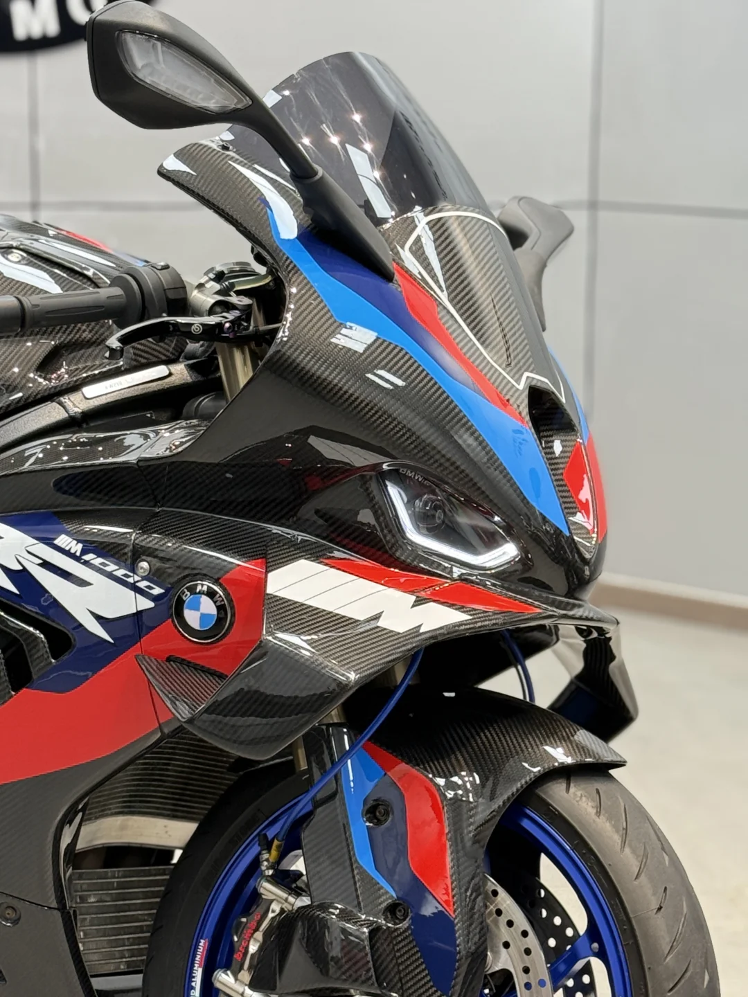 24年一首S1000RR满改雷霆套件 你的白月光?