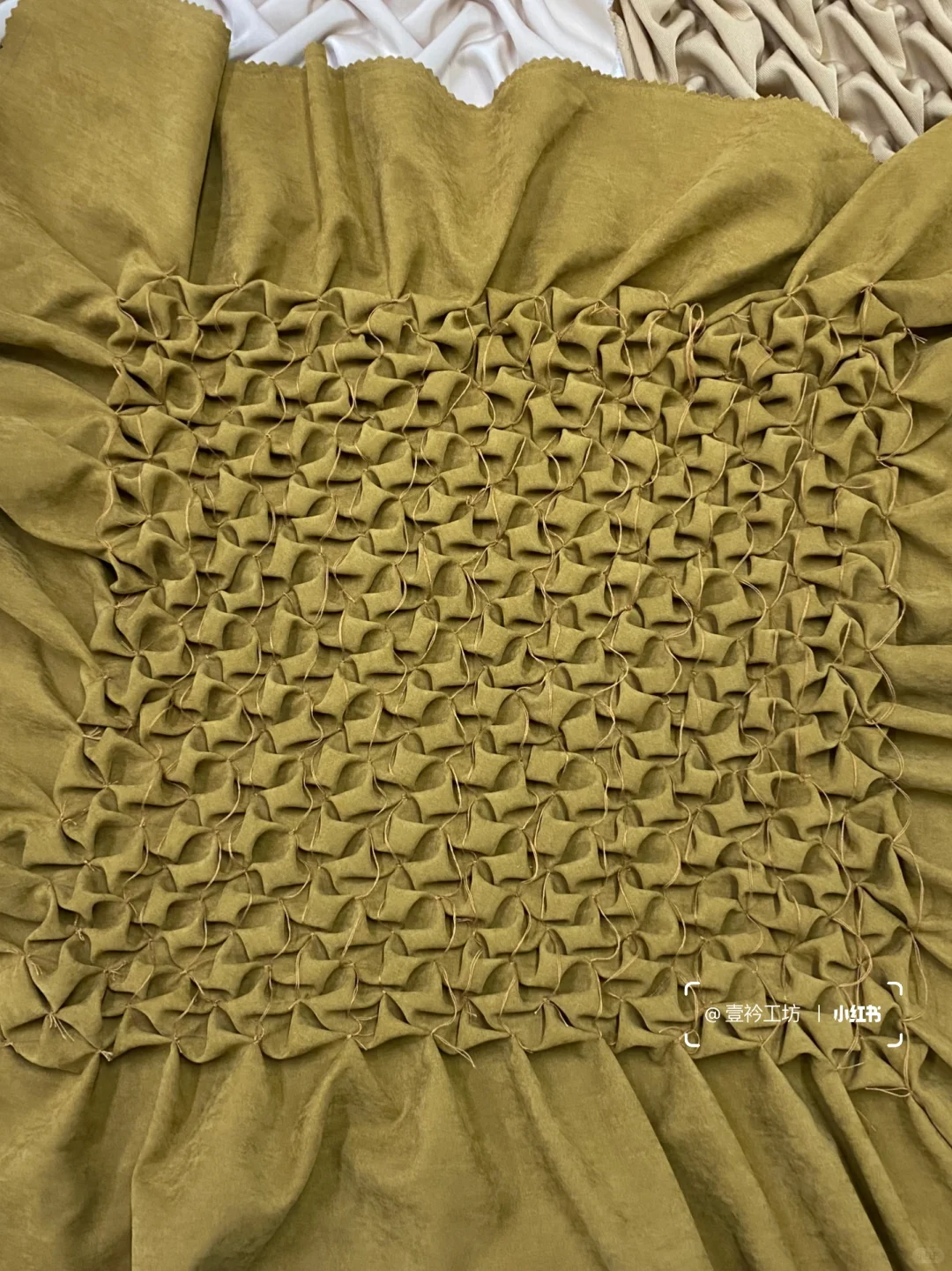 面料改造｜缩褶绣全家福?
