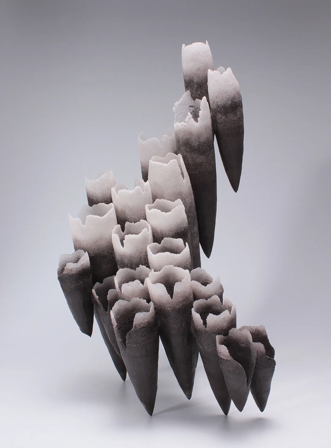 雕塑艺术家｜玻璃与陶的生命叙事