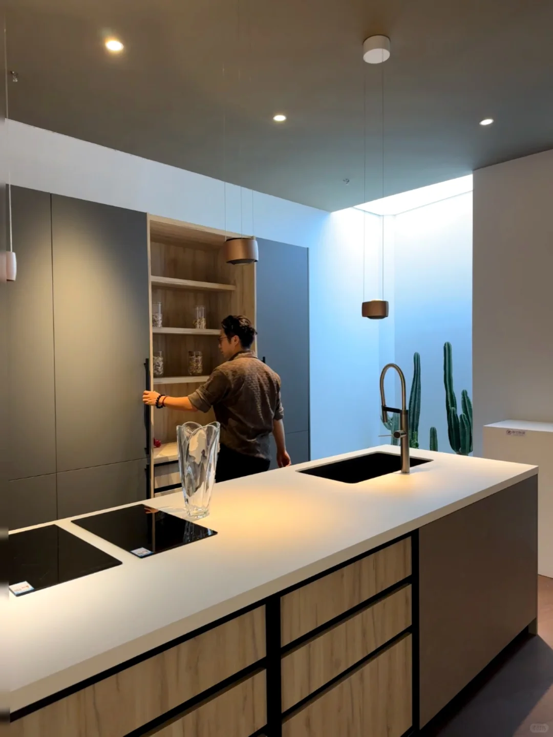 设计分享|从高奢家居品牌展厅“充电”灵感