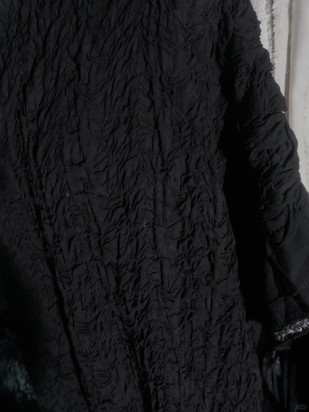 8元小众设计肌理感面料｜暗黑乱褶