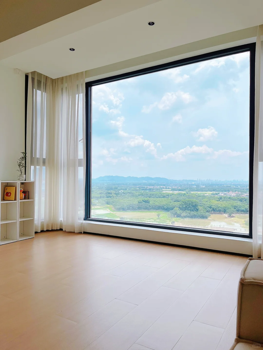 这大概就是封窗的意义吧！1.5w封阳台太爽了