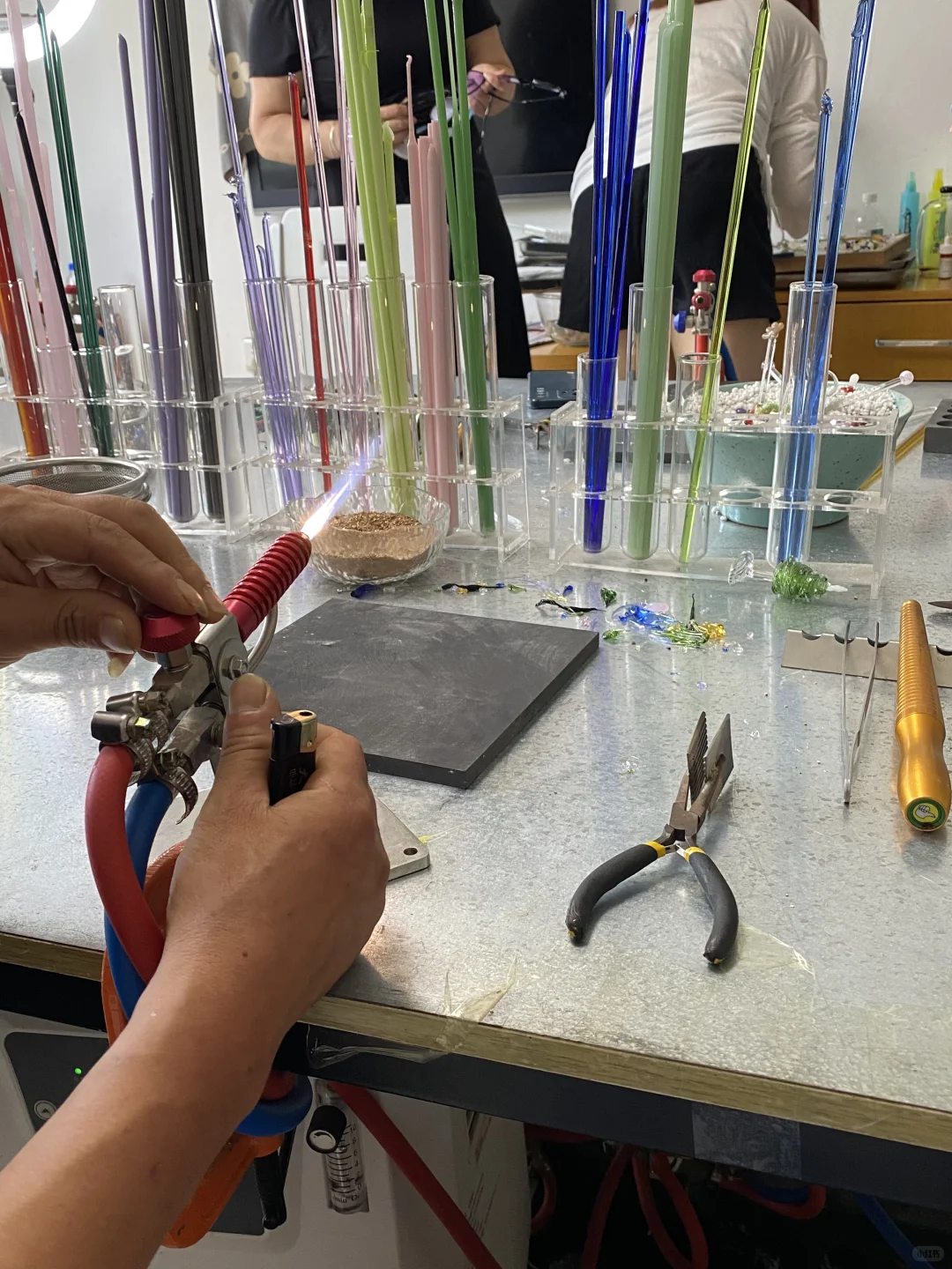 在景德镇，烧玻璃