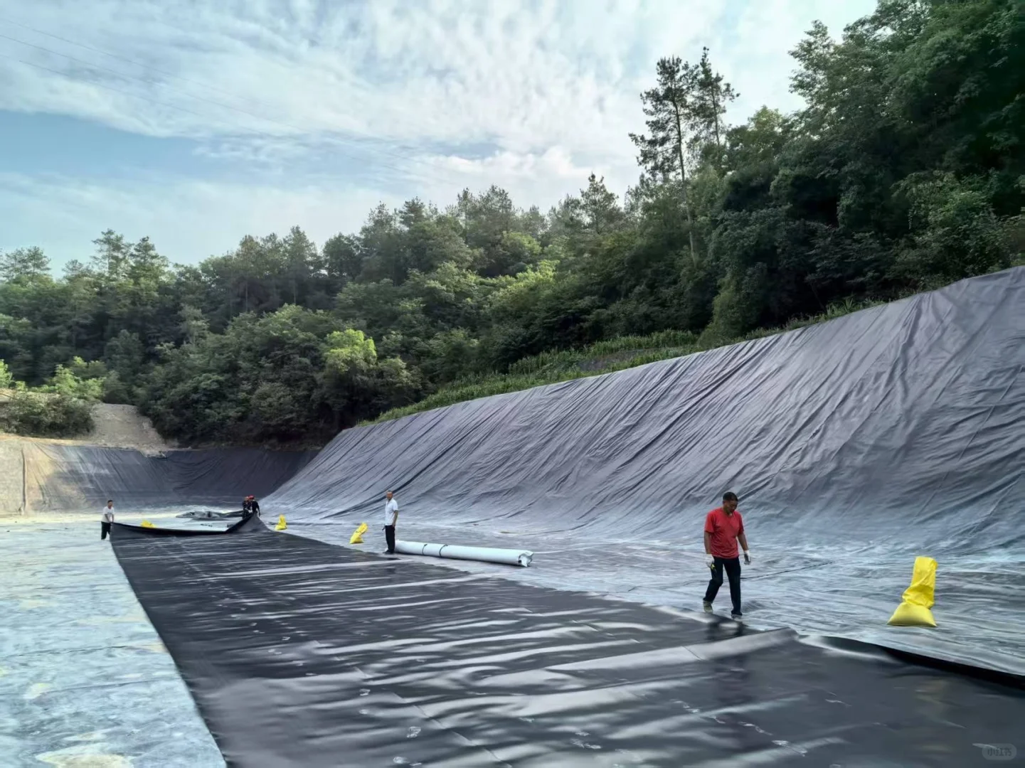 高密度聚乙烯土工膜防水土工膜双道热熔焊