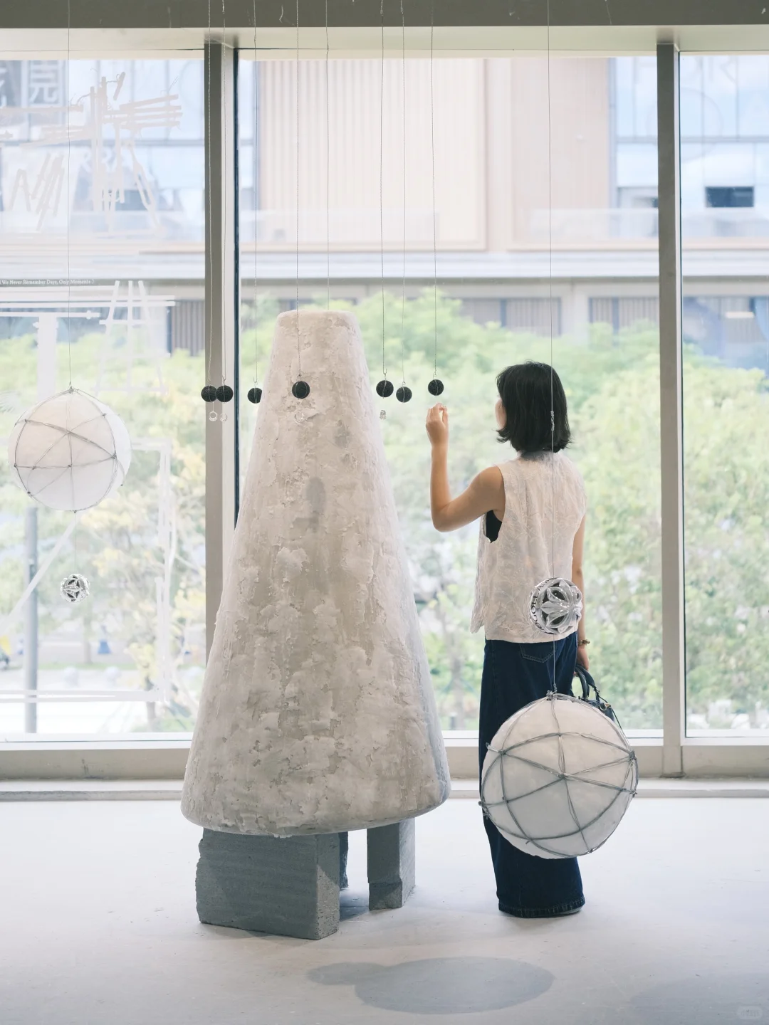 深圳新展|极简工业空间中的禁锢静火山蜡艺