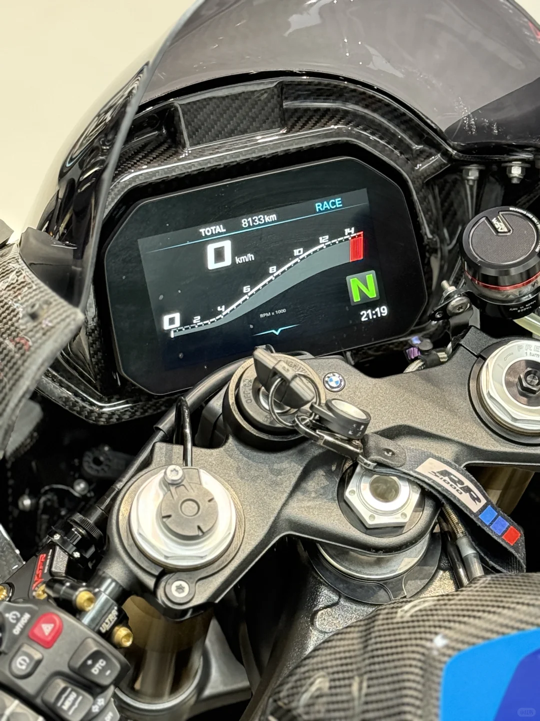 24年一首S1000RR满改雷霆套件 你的白月光?