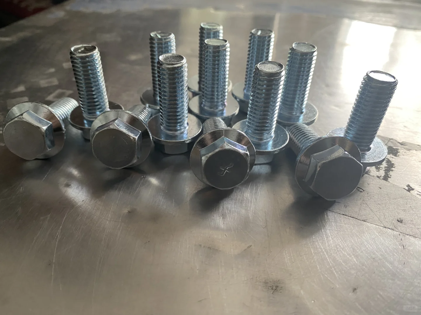 生产各种标准件，非标件，异形件