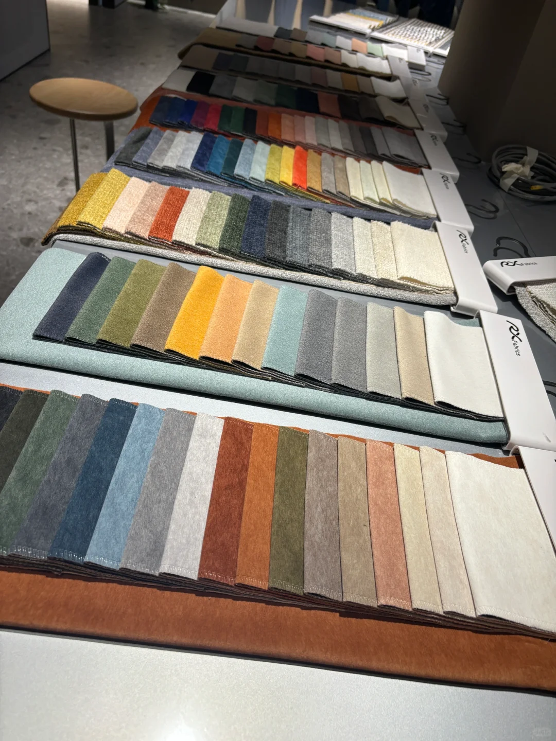 布艺沙发面料大揭秘:哪种最适合你?