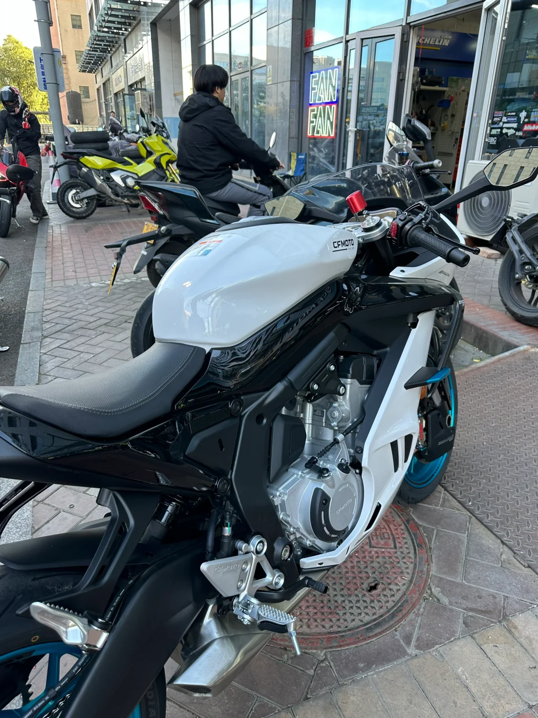 别偷我卡钳啊 春风675SR