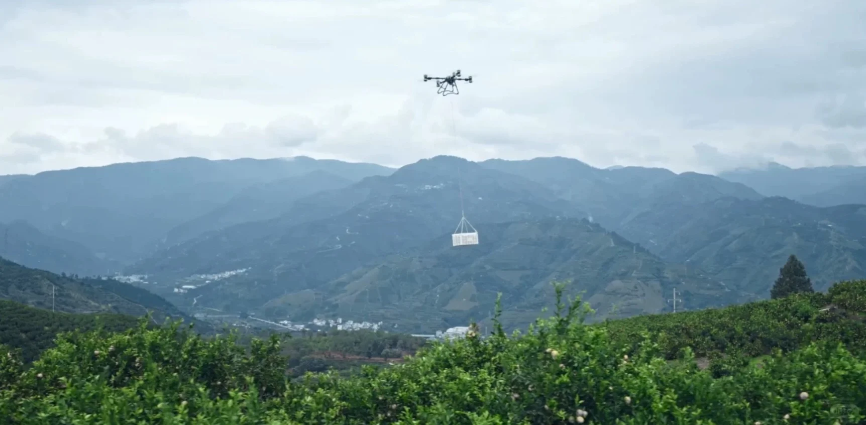 呼和浩特首家无人机吊装！