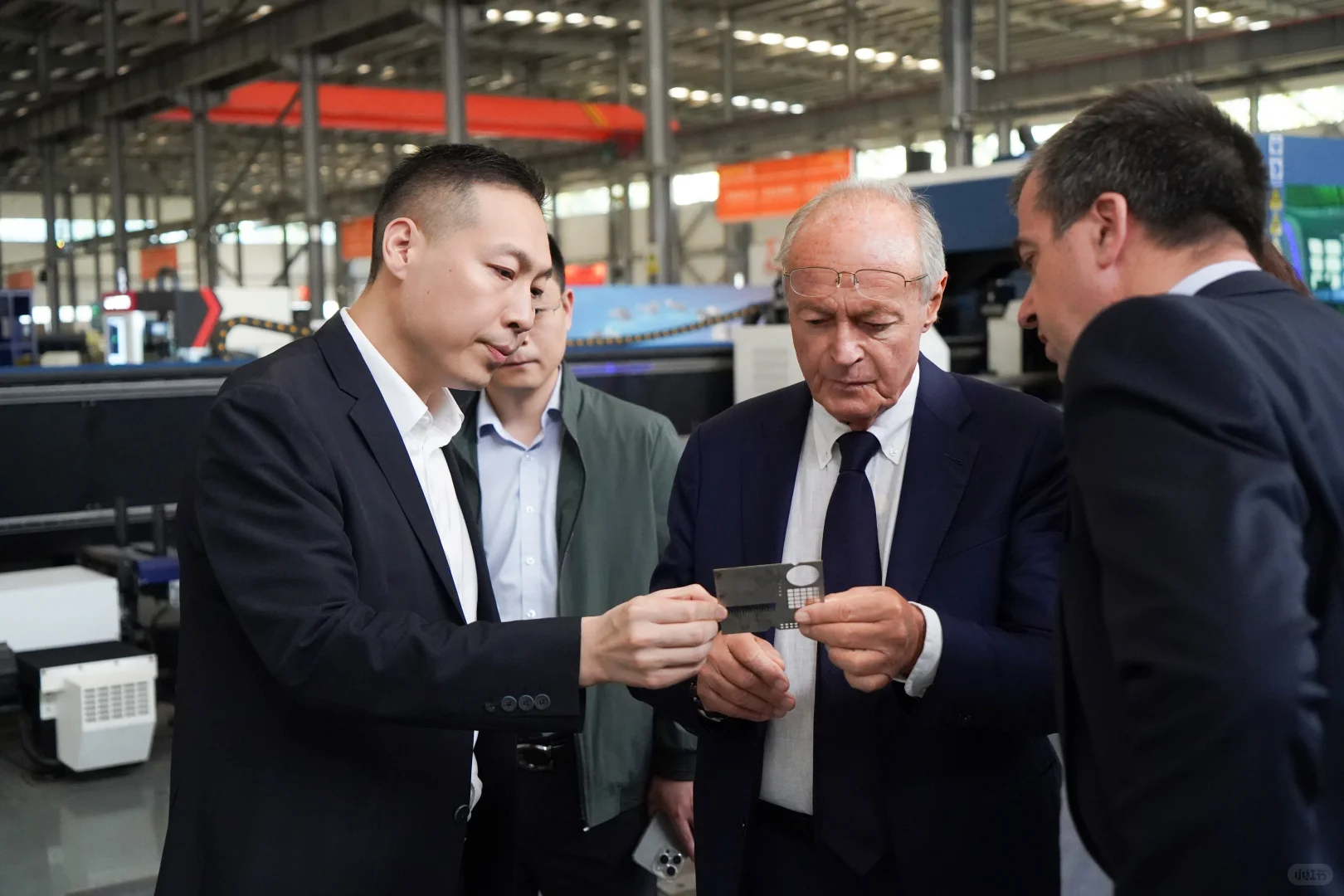 热诚欢迎匈牙利前总理莅临大图激光