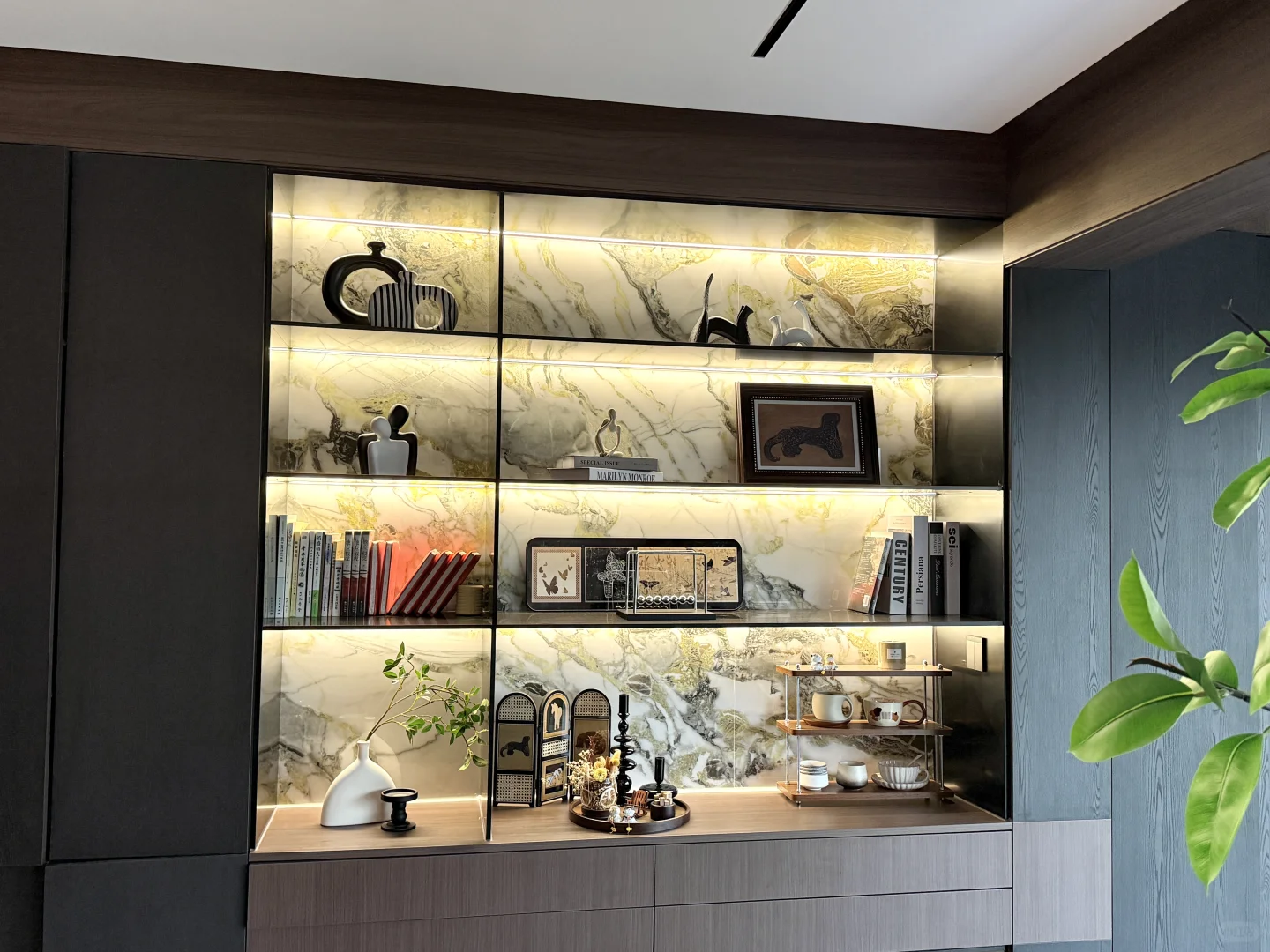 拒绝商务会所风！改造意式沙发背景墙