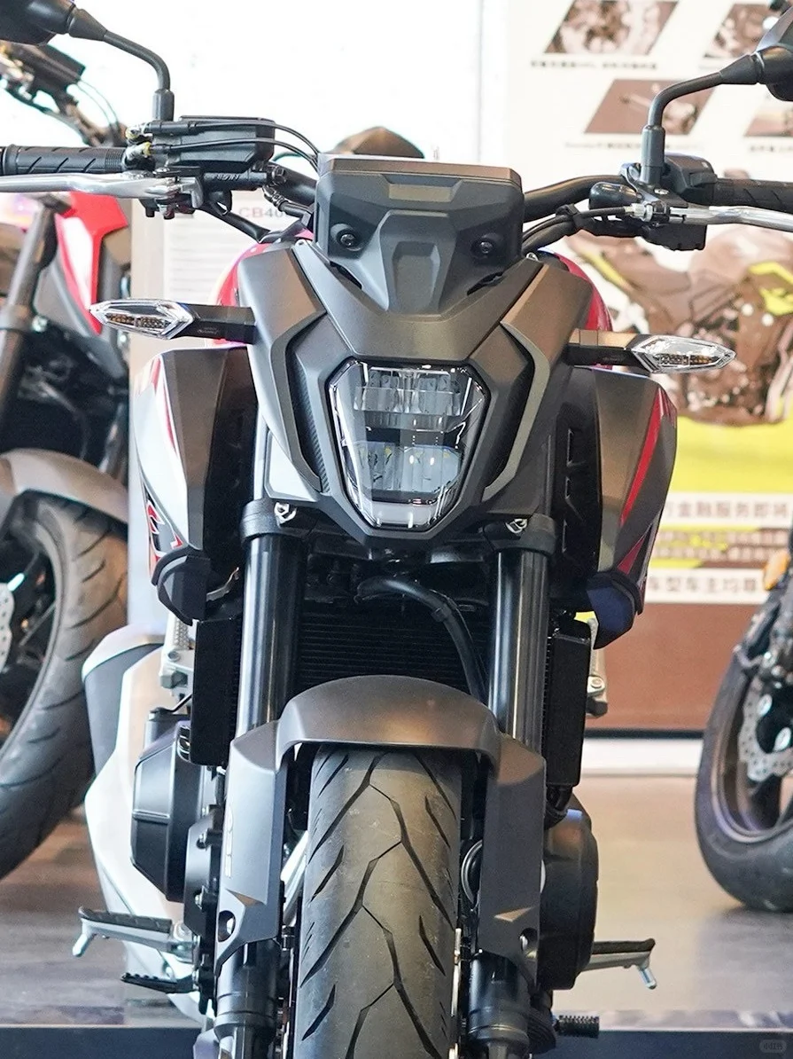 每天了解一台车:CB 400 F ?️