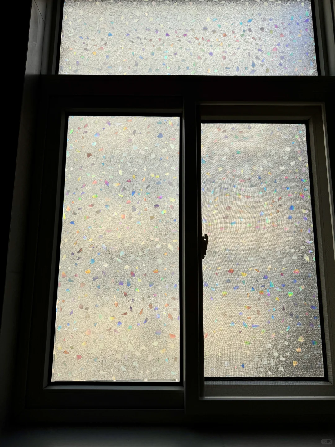 贴了彩色玻璃膜 真的美爆了 像七彩宝石