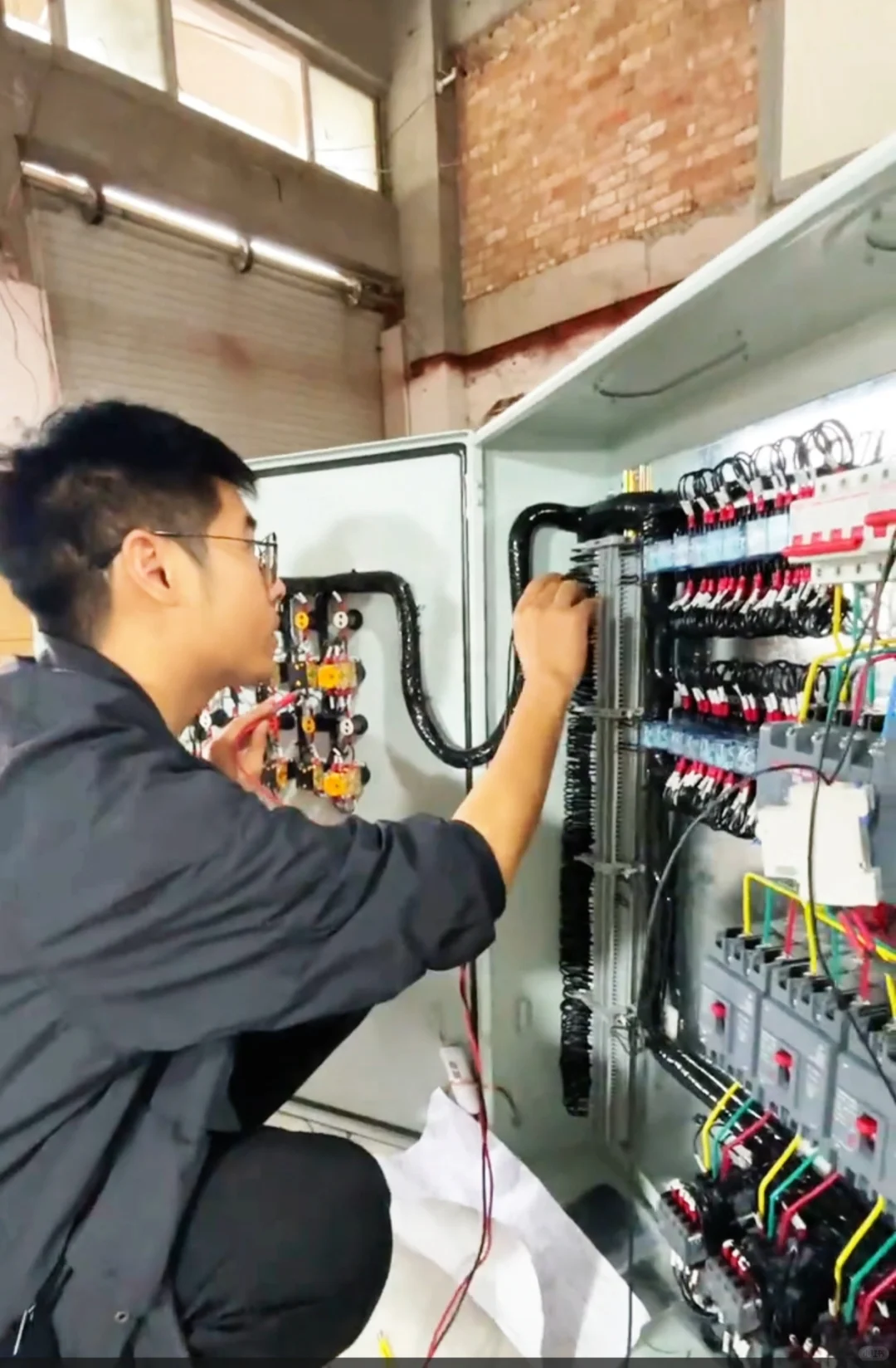 90后入行装配调试2年月月都是万元户