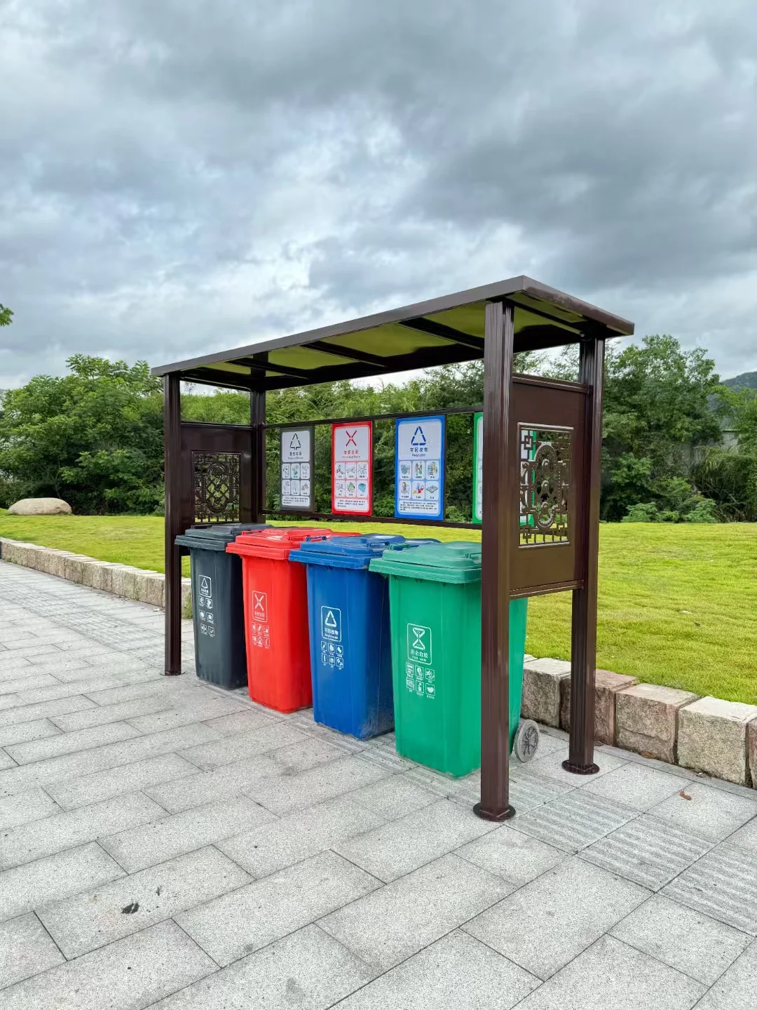 完美的一步一景，户外垃圾分类亭