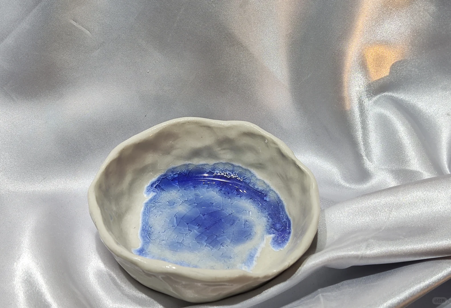 废弃玻璃瓶渣和陶瓷产生的化学反应