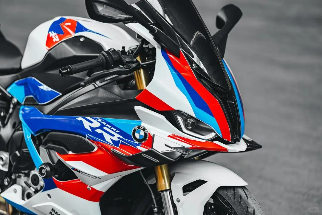 激情与速度的结合宝马S1000RR