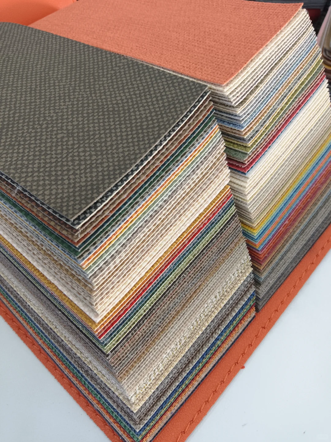 布纹皮革，两百个色任你选择?
