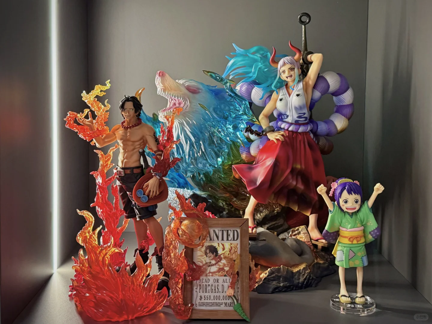 我的海贼王手办收藏（客厅柜）持续更新中……