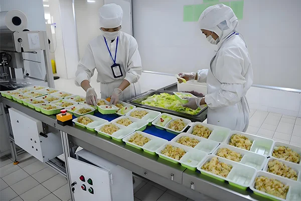 餐饮中枢:高效中央厨房