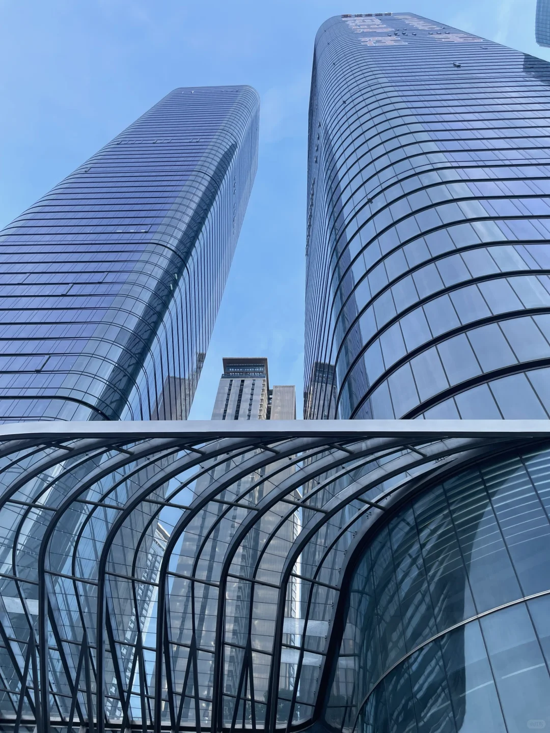 中洲湾的玻璃立面细节