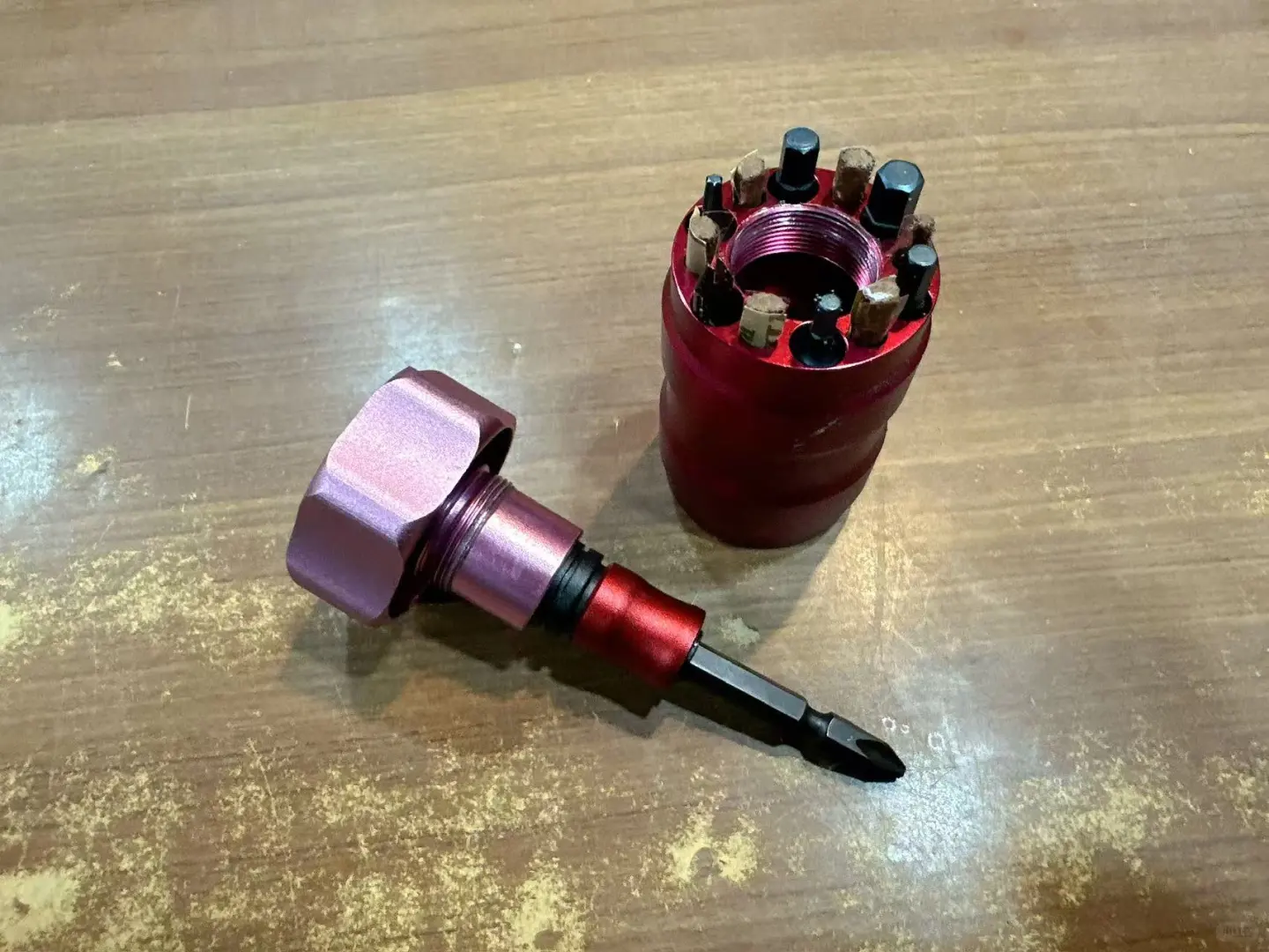 终于下定决心买了一套粉色工具组