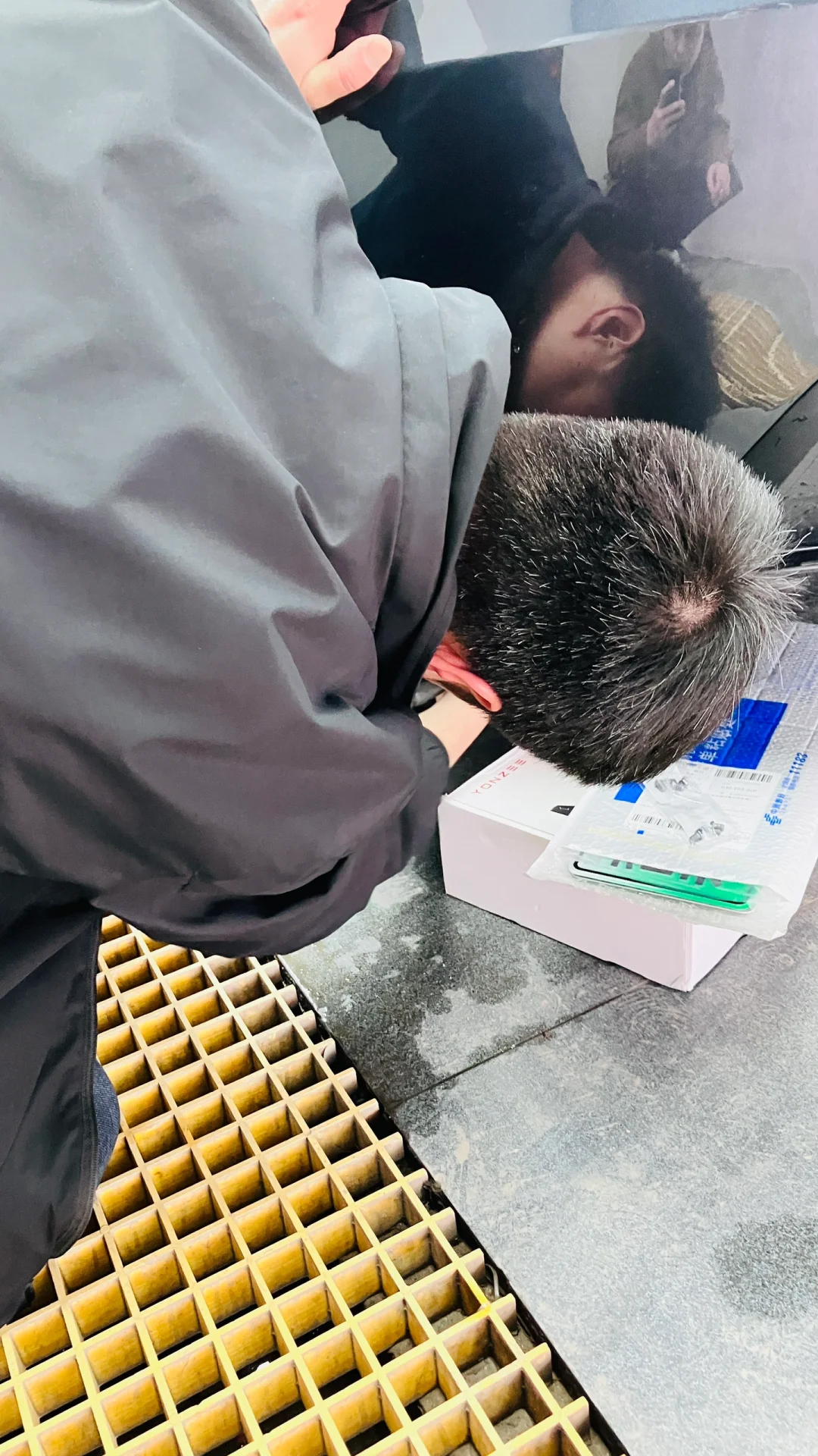 不愧是3M顶级膜，遇水变色！