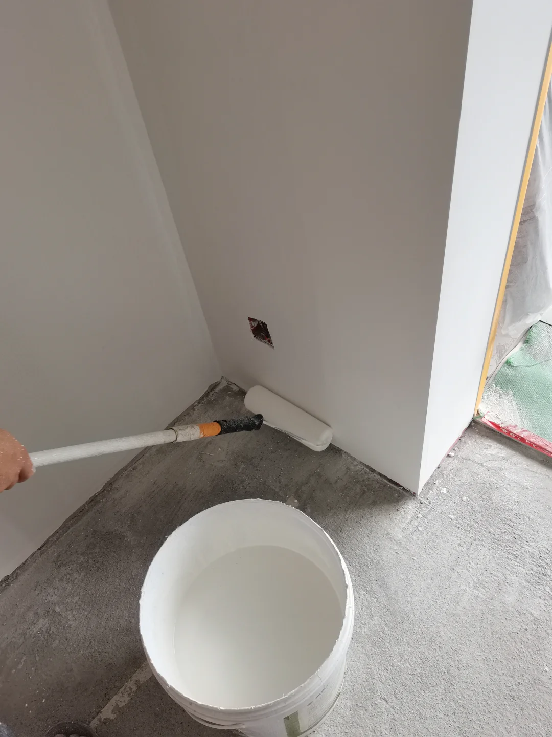 油漆之刷底漆 ℓ 抗碱防霉增强结构