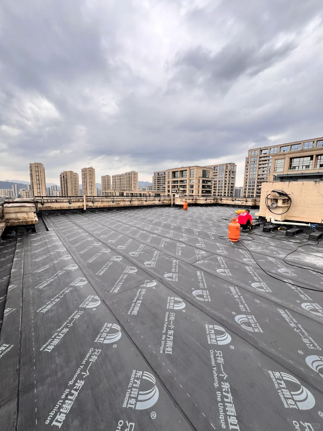 屋顶防水严谨老爹来了之后让我多花了 2w ?