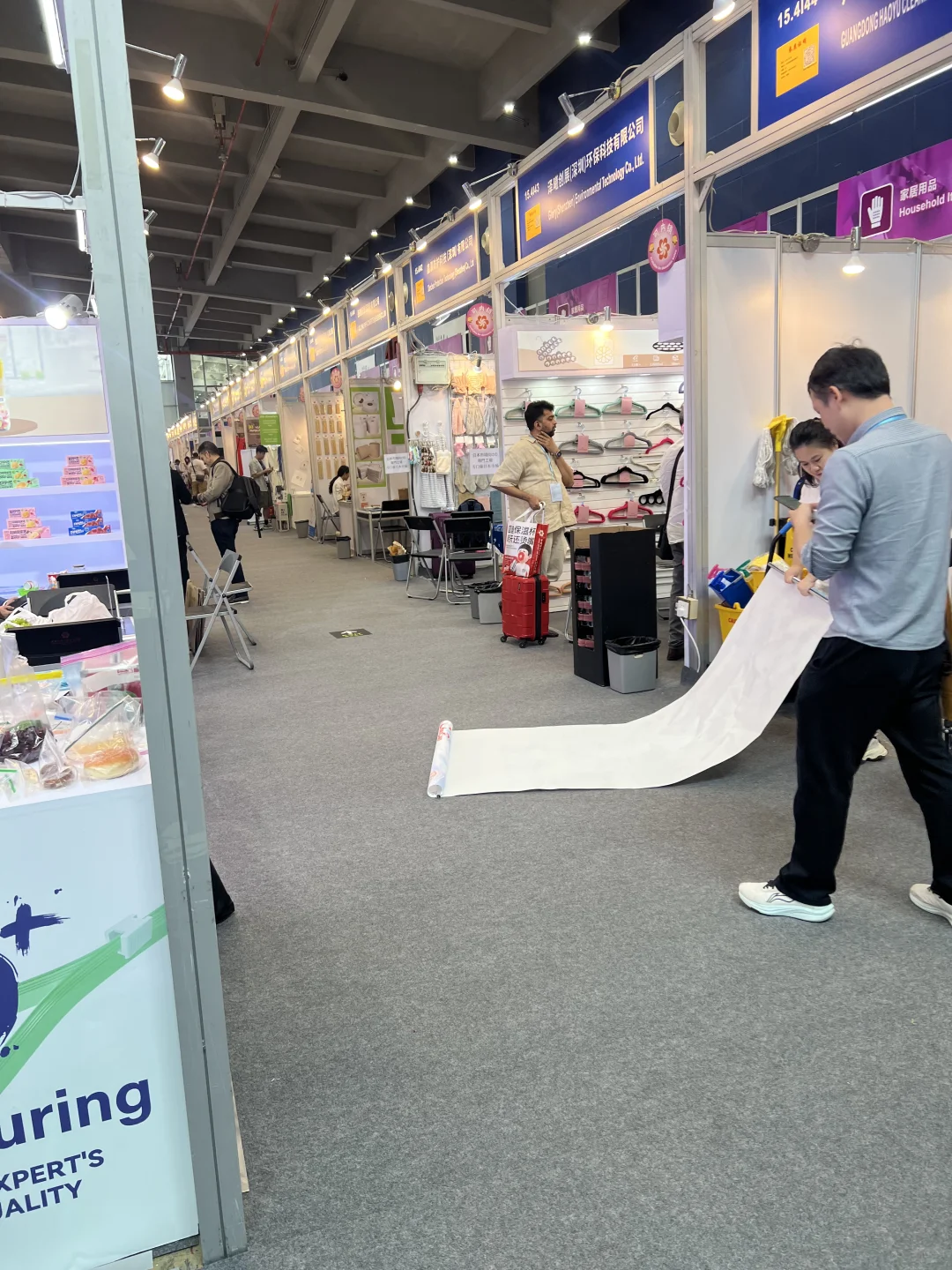 广交会二期撤展中…