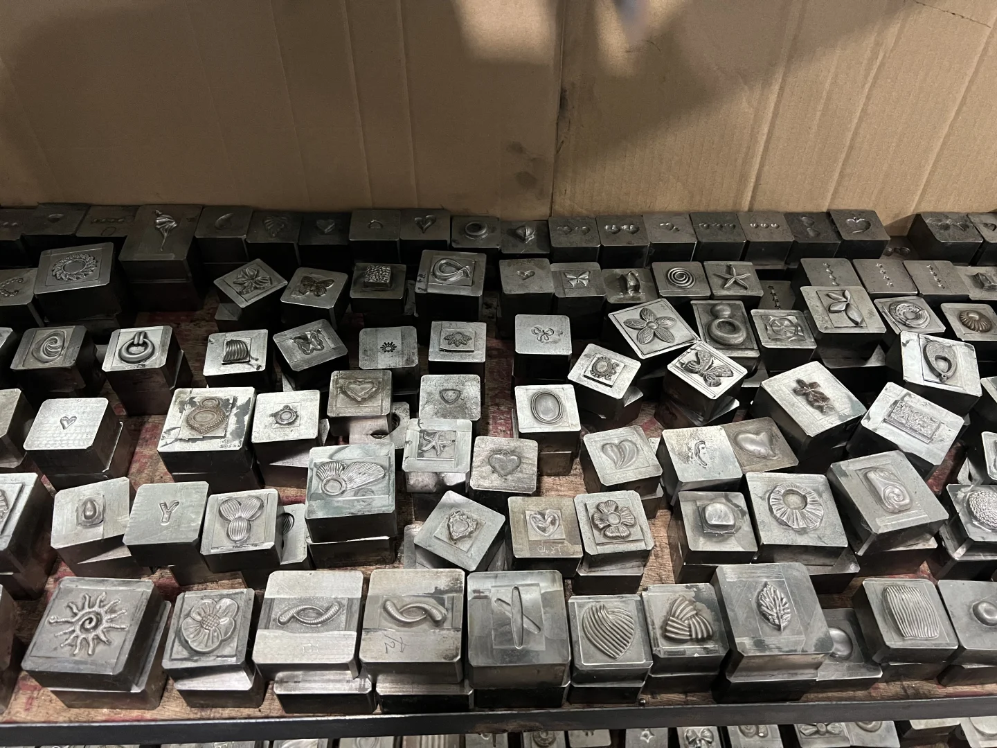 外贸日常-东莞不锈钢饰品厂