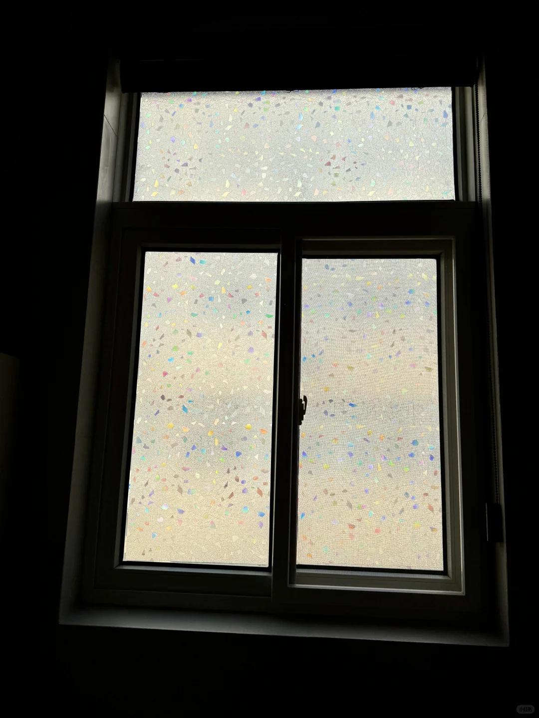 贴了彩色玻璃膜 真的美爆了 像七彩宝石