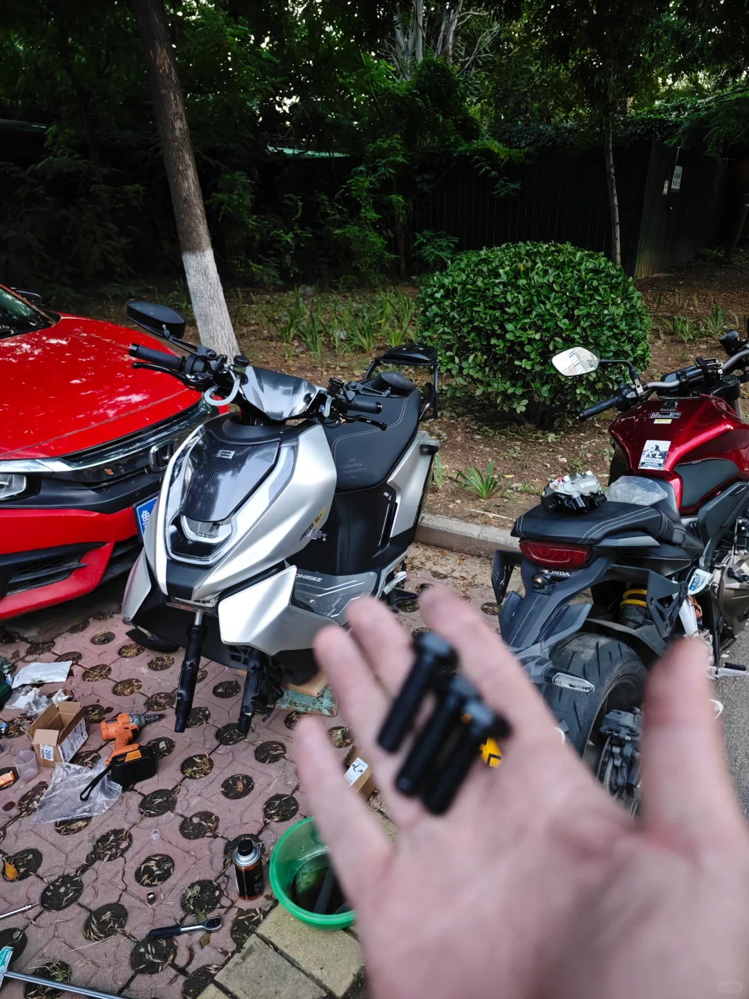 极核AE8换前卡钳