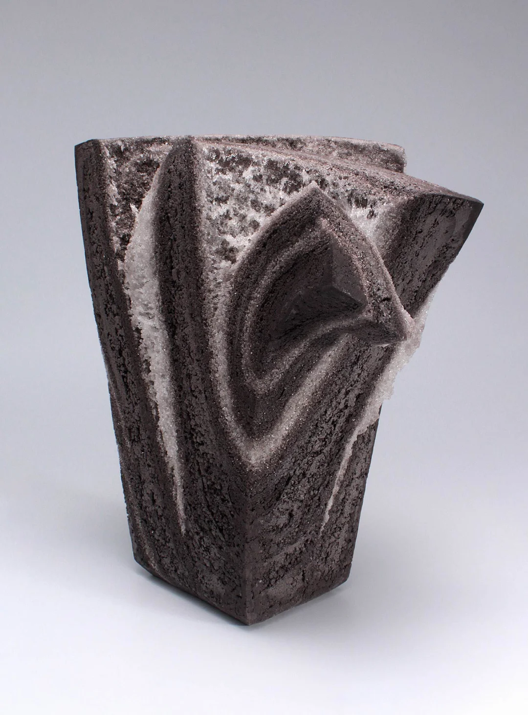 雕塑艺术家｜玻璃与陶的生命叙事