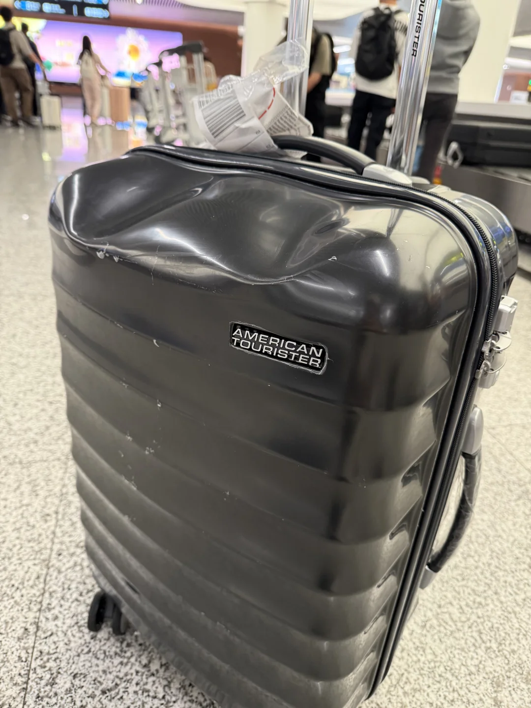 航空托运行李损坏五分钟快速理赔