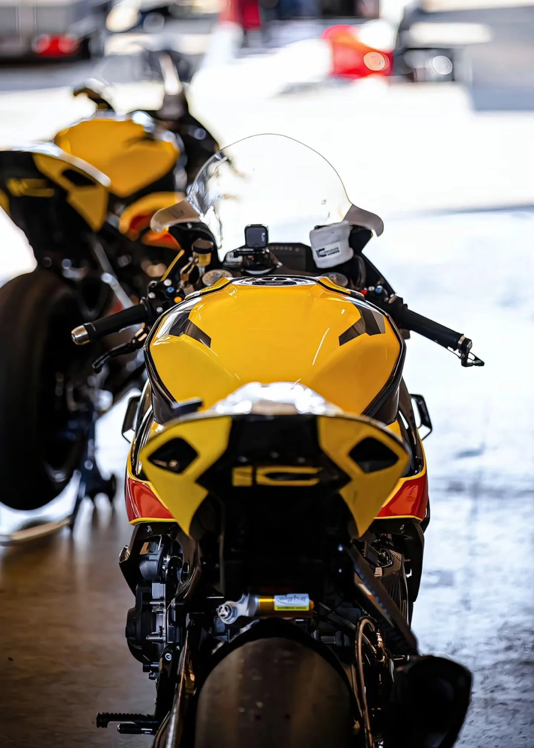 M1000RR 2025款ic限量碳纤维套件接预订