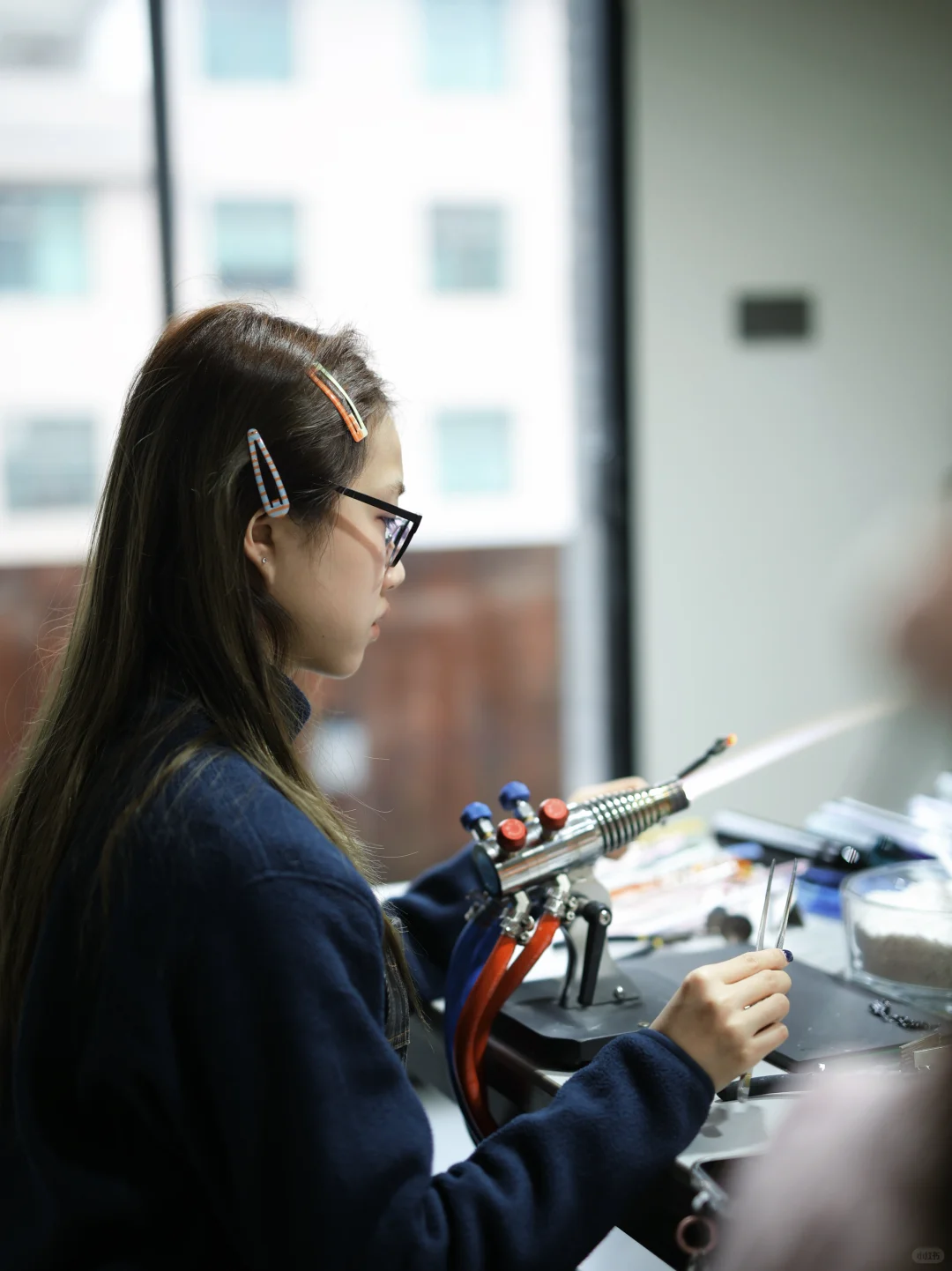 在景德镇做玻璃杯上的灵动蝶韵?