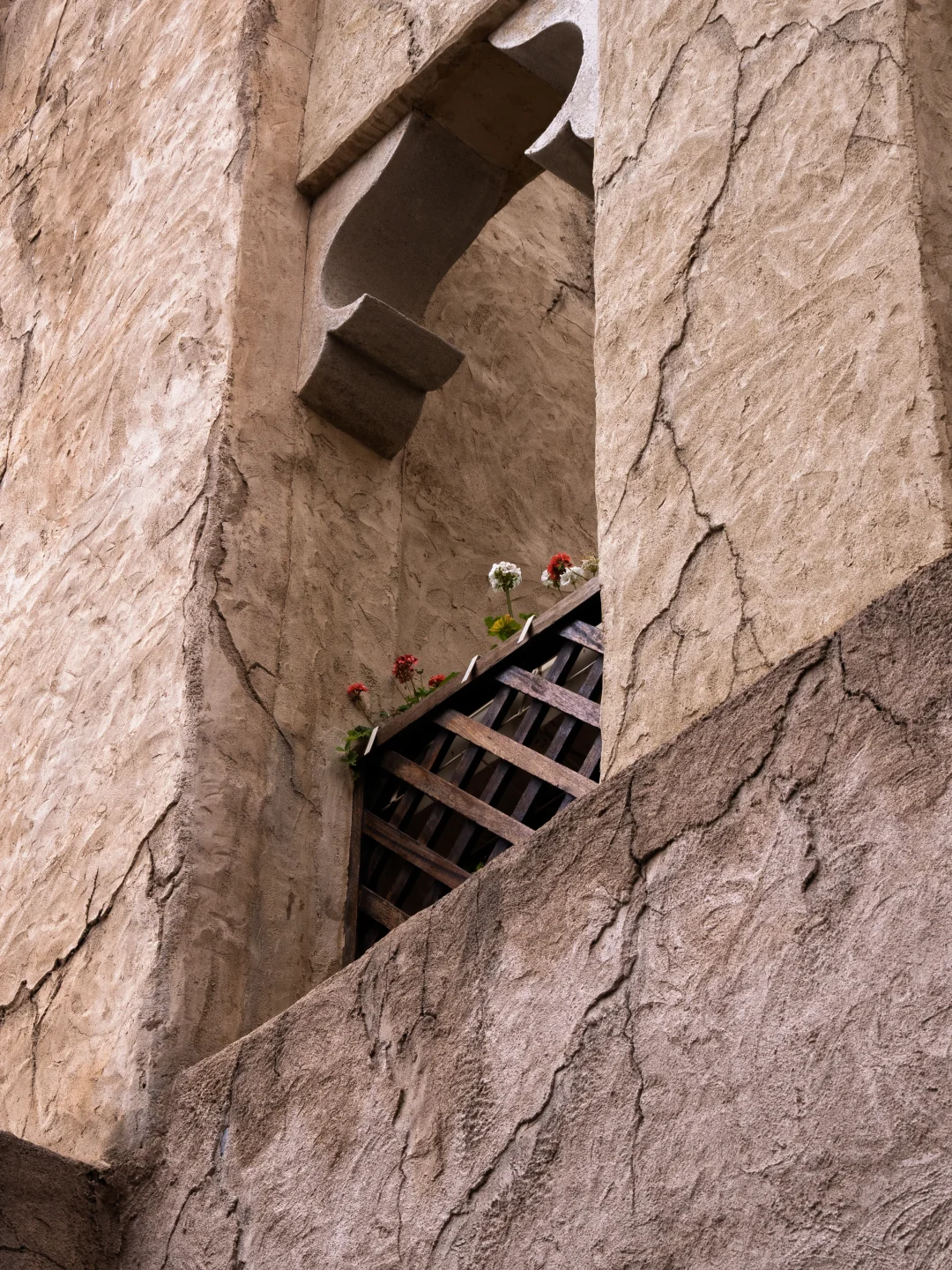 迪拜 | 来一杯中东老城的限定星巴克吗？