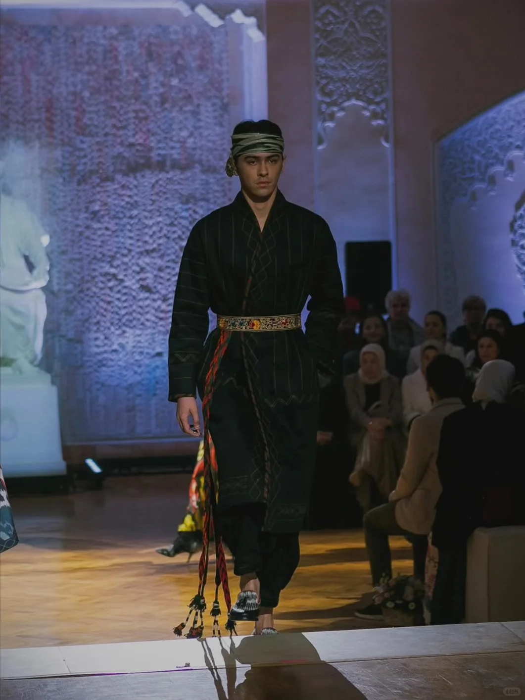 艾德莱斯风尚：传统与潮流的共舞