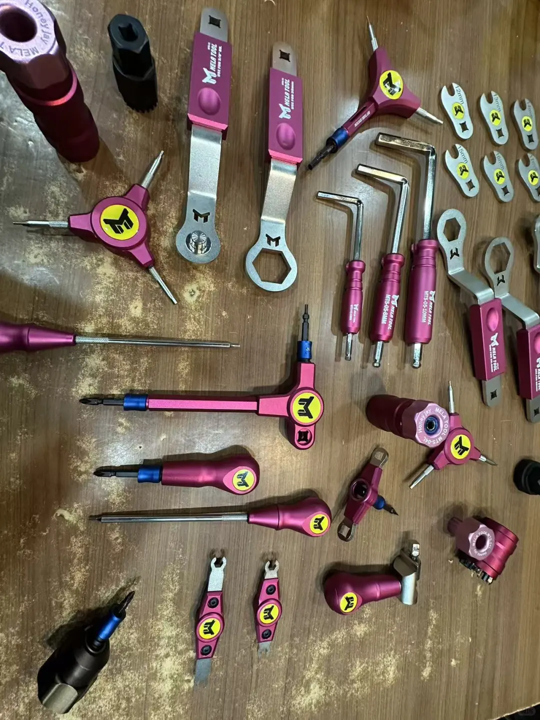 终于下定决心买了一套粉色工具组