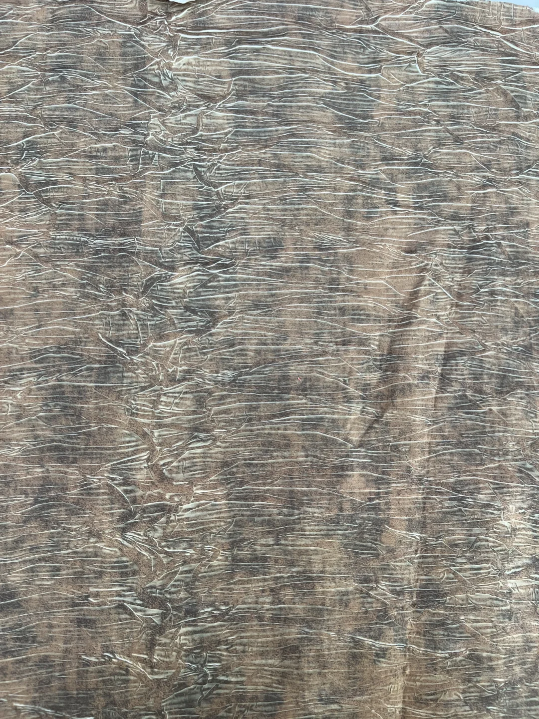 层叠纹理：色彩与质感的交融