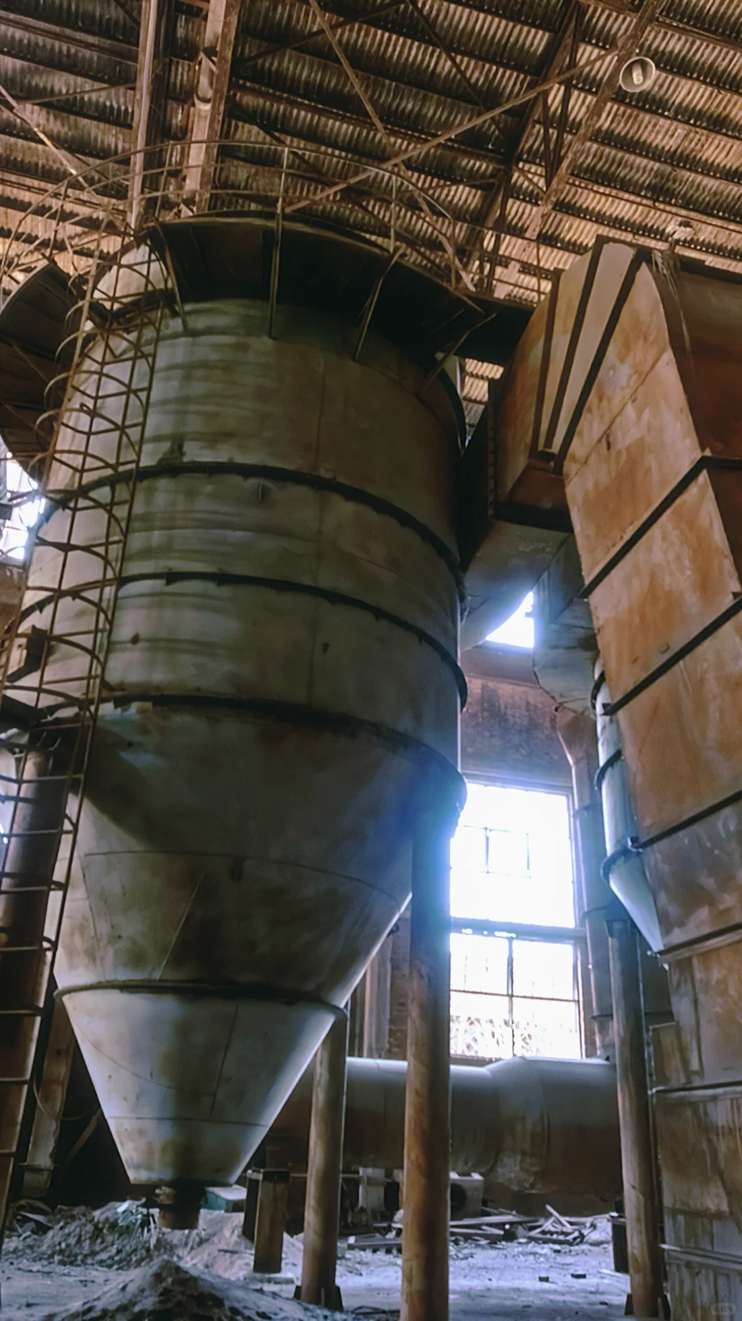 废弃工厂丨工业巨人的内部构造