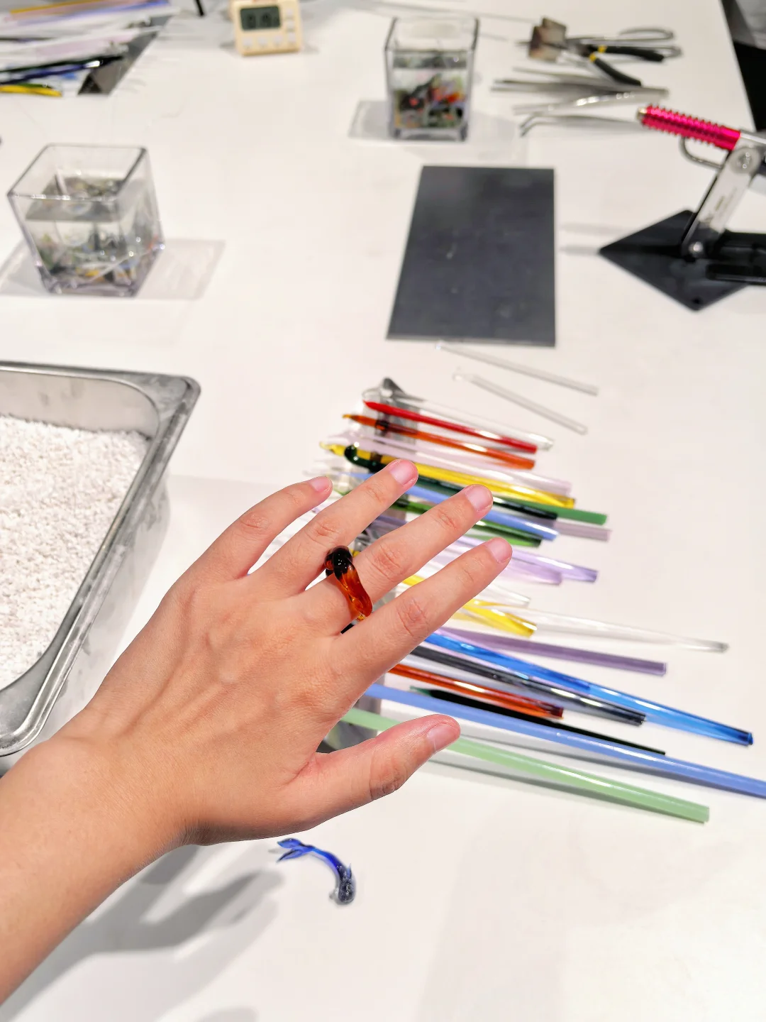 烧玻璃 拿陶瓷 探新店 喝茶 聊天